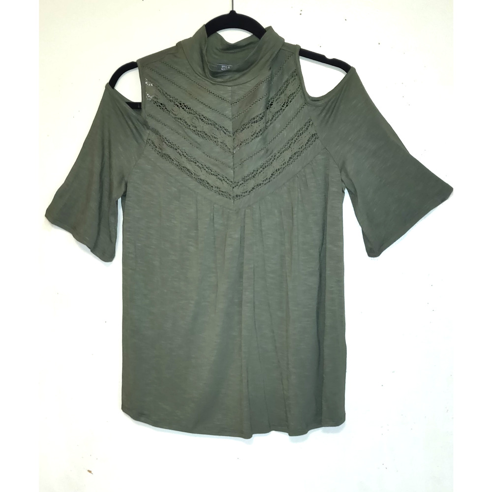 89th & Madison Top Women's M Olive Green Cold Shoulder Open Lace High Neck